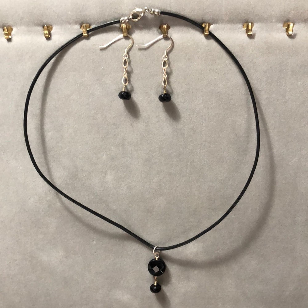 Black agate earrings& pendant leather necklace